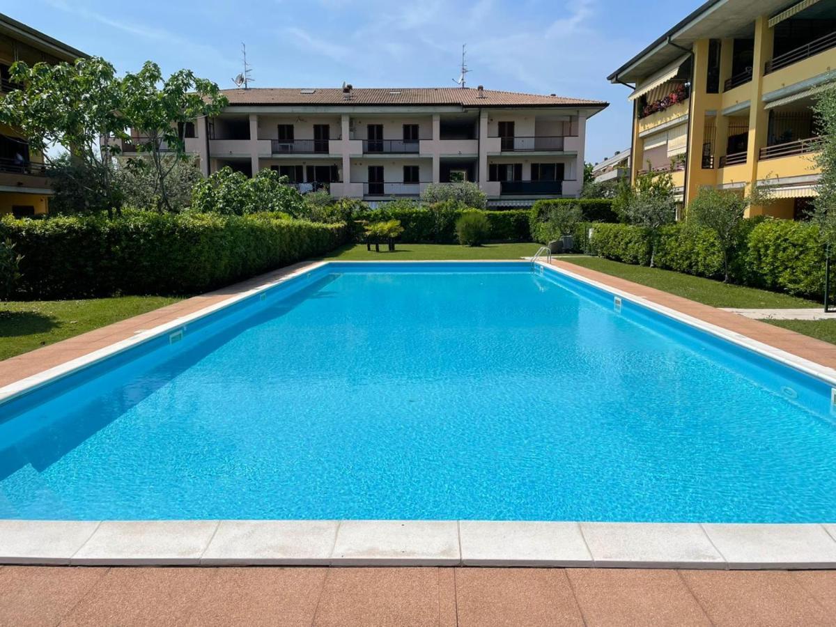 Gardappartamenti Tito Speri Pool And Garden Sirmione Exterior photo