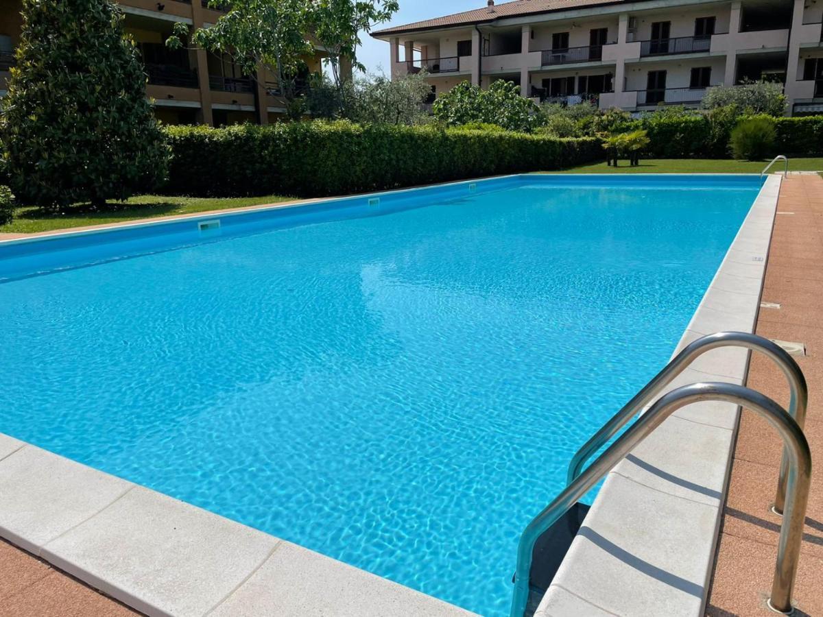 Gardappartamenti Tito Speri Pool And Garden Sirmione Exterior photo