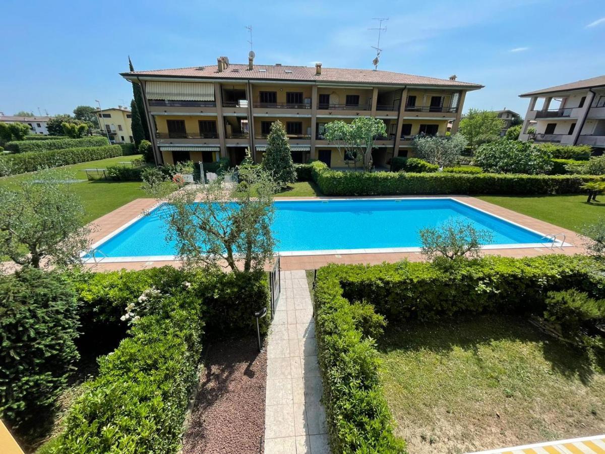 Gardappartamenti Tito Speri Pool And Garden Sirmione Exterior photo